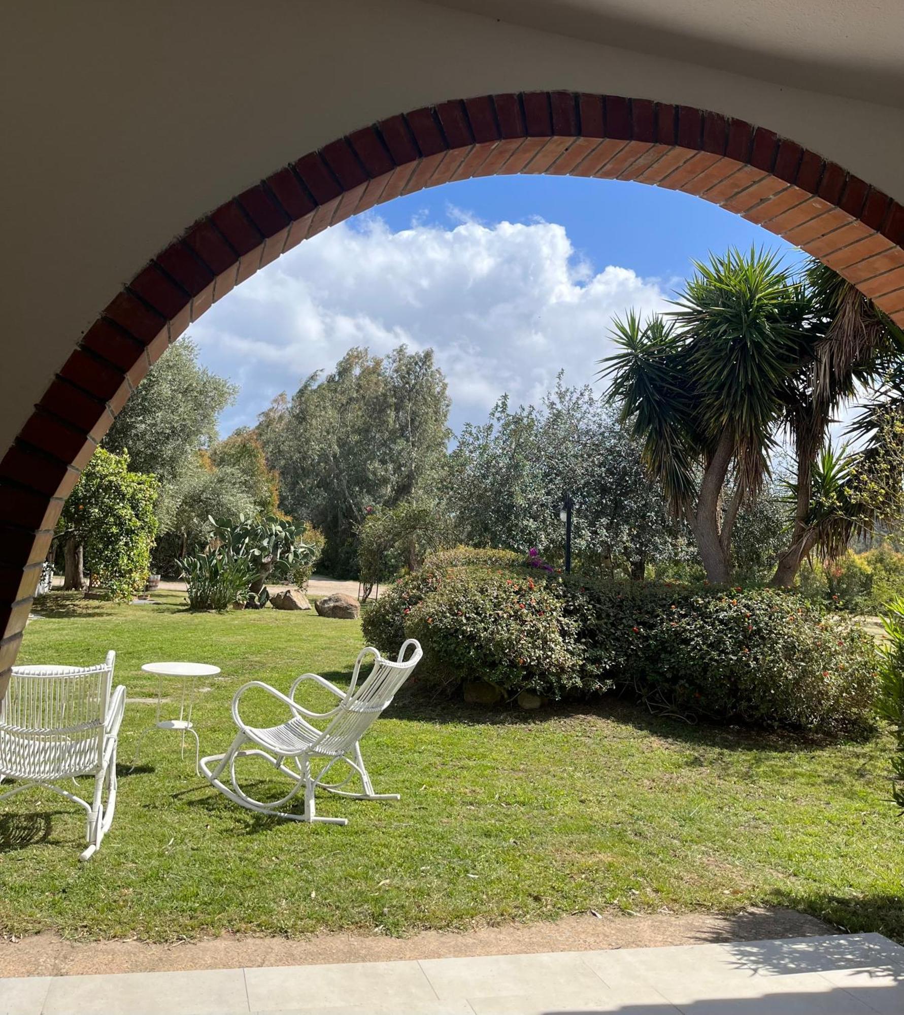 Bidd'E Majori Bed & Breakfast San Priamo ภายนอก รูปภาพ
